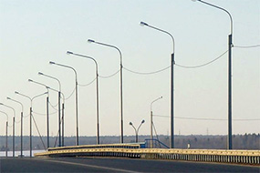 Опоры и мачты на улицах городов - уличное освещение